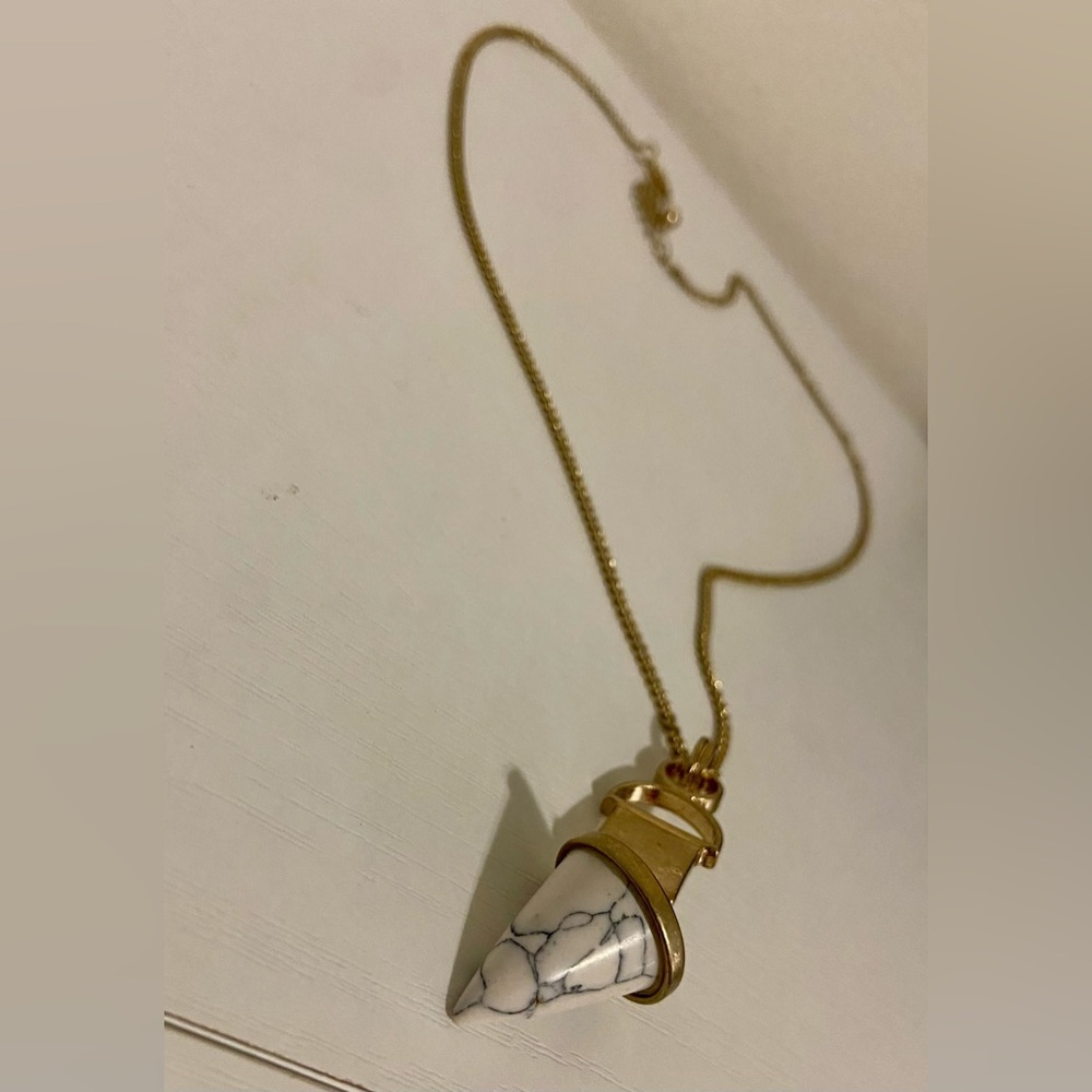 Elegant Gold Necklace with Marble Pendant